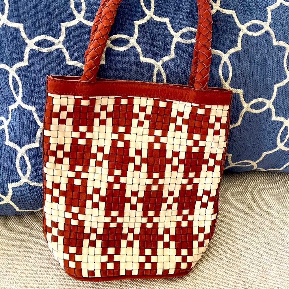 Elegant Woven Satchel in Brown and Cream